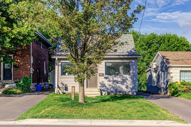 67 Grenfell St, House detached with 2 bedrooms, 2 bathrooms and 5 parking in Oshawa ON | Image 12