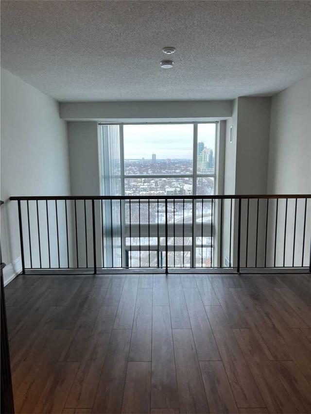 1917 - 233 Beecroft Rd, Condo with 1 bedrooms, 2 bathrooms and 1 parking in Toronto ON | Card Image