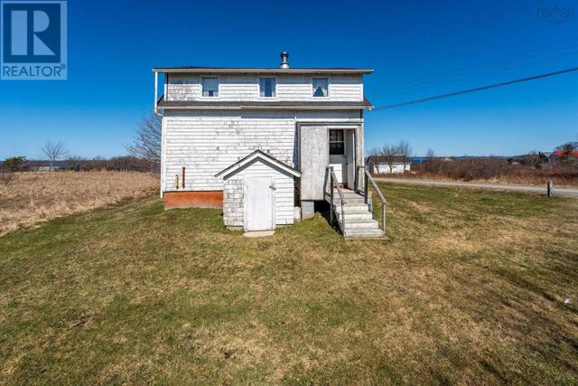 32 Gaudet Road, House detached with 2 bedrooms, 1 bathrooms and null parking in Clare NS | Image 4