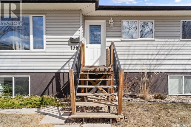 1316 Alexandra Avenue, House detached with 5 bedrooms, 3 bathrooms and null parking in Saskatoon SK | Image 2