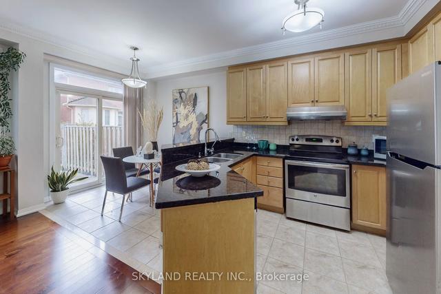 9 Magnotta Rd, House attached with 3 bedrooms, 4 bathrooms and 3 parking in Markham ON | Image 4