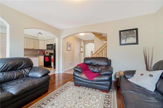 1012 Cooper Ave, House semidetached with 4 bedrooms, 3 bathrooms and 1 parking in Milton ON | Image 7