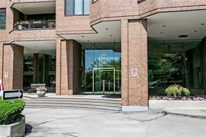 701 - 100 Lakeshore Rd E, Condo with 2 bedrooms, 2 bathrooms and 2 parking in Oakville ON | Image 12