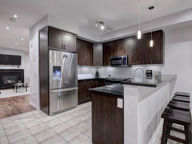 42 Soccavo Cres, Townhouse with 4 bedrooms, 4 bathrooms and 2 parking in Brampton ON | Image 10