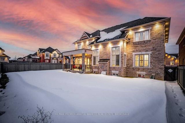 2 Herringbone Cres, House detached with 4 bedrooms, 4 bathrooms and 9 parking in Brampton ON | Image 35