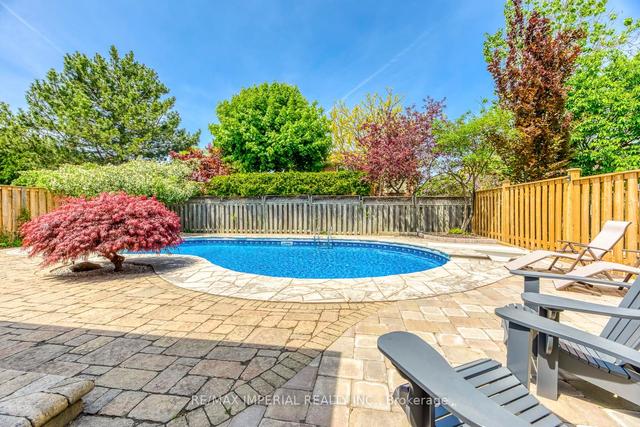 1511 Greenridge Circ, House detached with 4 bedrooms, 4 bathrooms and 4 parking in Oakville ON | Image 33