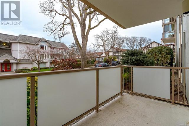 101 - 2125 Oak Bay Ave, Condo with 2 bedrooms, 2 bathrooms and 1 parking in Oak Bay BC | Image 28