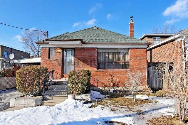 374 Joicey Blvd, House detached with 2 bedrooms, 2 bathrooms and 6 parking in Toronto ON | Image 1
