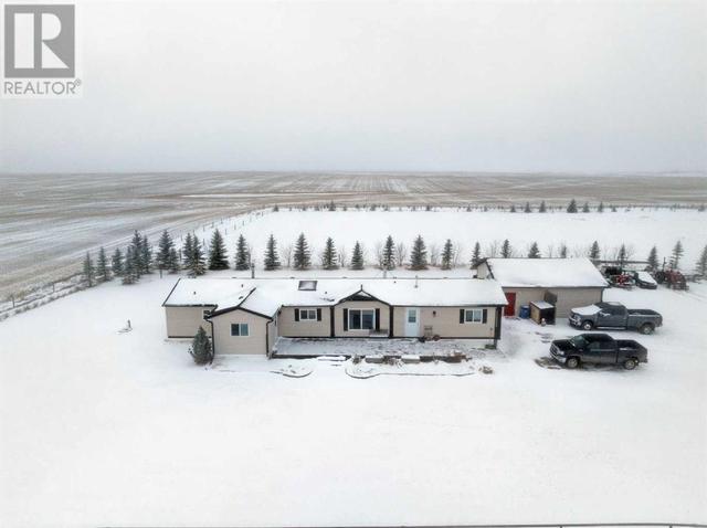 204076 Range Road 253, House other with 3 bedrooms, 2 bathrooms and null parking in Vulcan County AB | Image 2