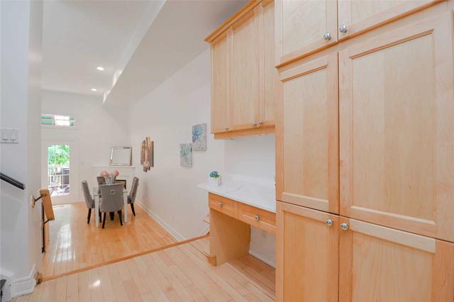 61 Halsey Ave, House semidetached with 3 bedrooms, 3 bathrooms and 4 parking in Toronto ON | Image 4