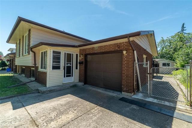 19 Shade Tree Crescent, House detached with 3 bedrooms, 2 bathrooms and 3 parking in St. Catharines ON | Image 3