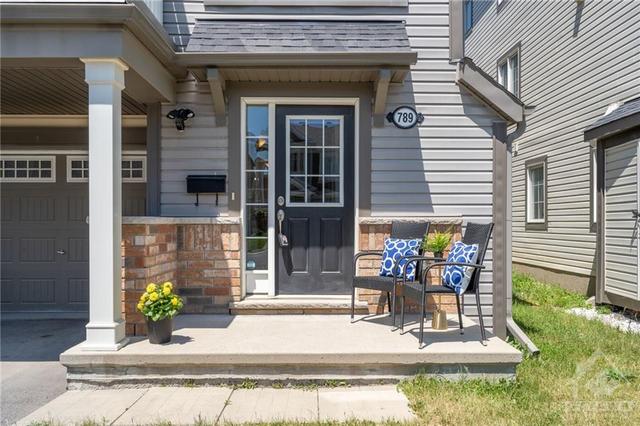 789 Mayfly Crescent, Townhouse with 2 bedrooms, 2 bathrooms and 3 parking in Ottawa ON | Image 3