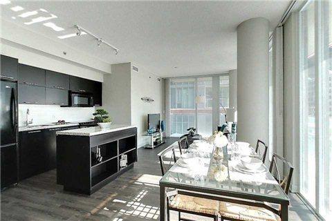 818 - 21 Nelson St, Condo with 2 bedrooms, 2 bathrooms and 1 parking in Toronto ON | Image 8