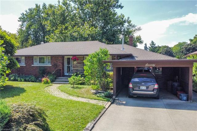 70 Crestdale Avenue, House detached with 5 bedrooms, 1 bathrooms and 4 parking in St. Catharines ON | Image 15