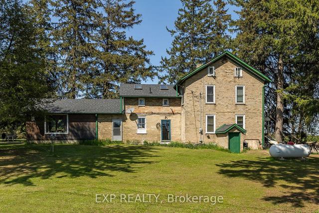 824 Erbsville Rd, House detached with 3 bedrooms, 2 bathrooms and 10 parking in Waterloo ON | Image 2