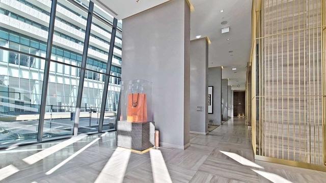 4013 - 50 Charles St E, Condo with 1 bedrooms, 1 bathrooms and 0 parking in Toronto ON | Image 3