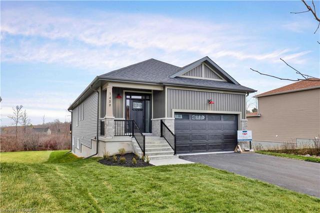 1459 Berkshire Drive, House detached with 4 bedrooms, 3 bathrooms and 6 parking in Kingston ON | Image 1