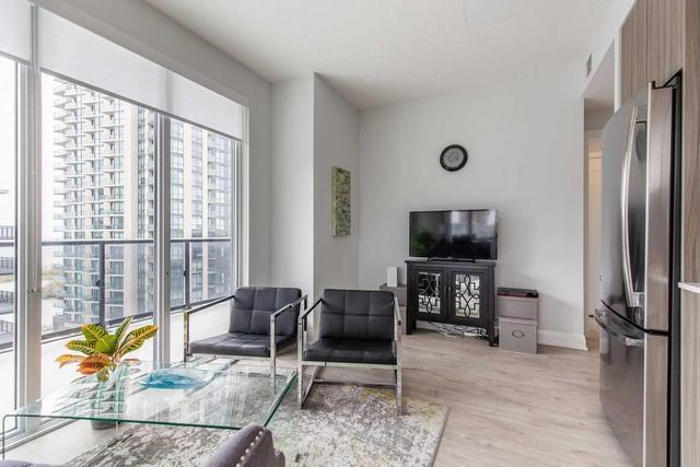 1402 - 56 Annie Craig Dr, Condo with 2 bedrooms, 1 bathrooms and 1 parking in Toronto ON | Image 7