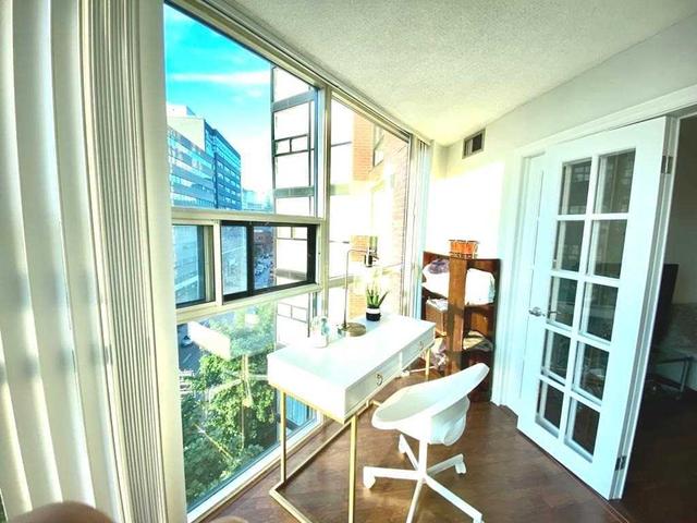 803 - 725 King St W, Condo with 2 bedrooms, 1 bathrooms and 1 parking in Toronto ON | Image 7