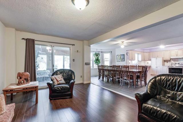 16 Hearthstone Cres, House detached with 5 bedrooms, 4 bathrooms and 8 parking in Richmond Hill ON | Image 5