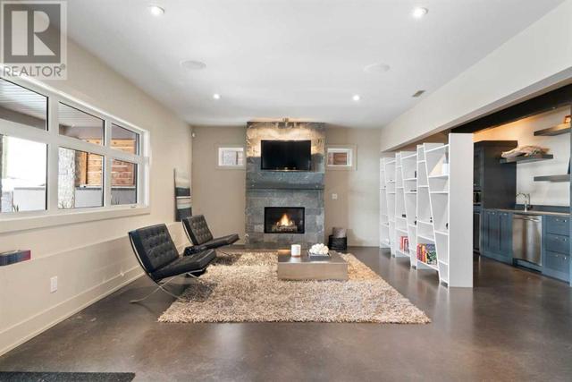 2012 29 Avenue Sw, House detached with 5 bedrooms, 5 bathrooms and 3 parking in Calgary AB | Image 38