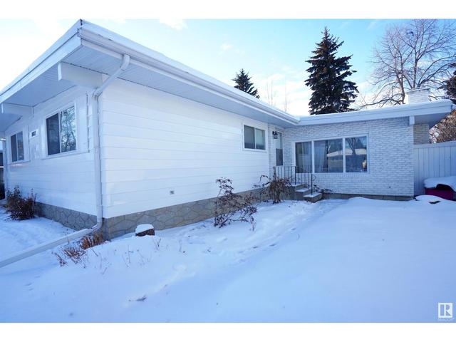 1021 Keith Rd, House detached with 6 bedrooms, 2 bathrooms and 4 parking in Edmonton AB | Image 3