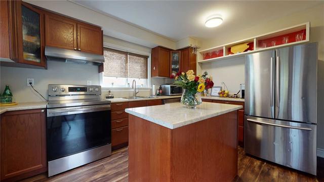 47 Bexhill Ave, House detached with 3 bedrooms, 3 bathrooms and 3 parking in Toronto ON | Image 2