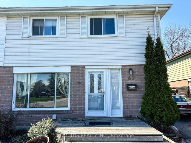 67 Cloverdale Dr, House semidetached with 4 bedrooms, 2 bathrooms and 4 parking in Brampton ON | Image 1
