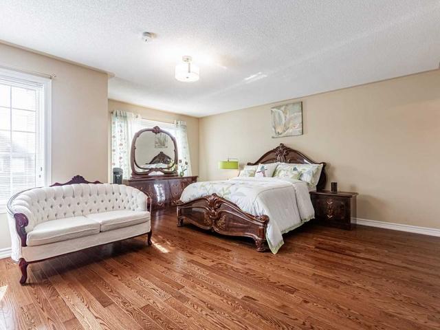 11 Hibiscus Crt, House detached with 1 bedrooms, 1 bathrooms and 1 parking in Brampton ON | Image 3