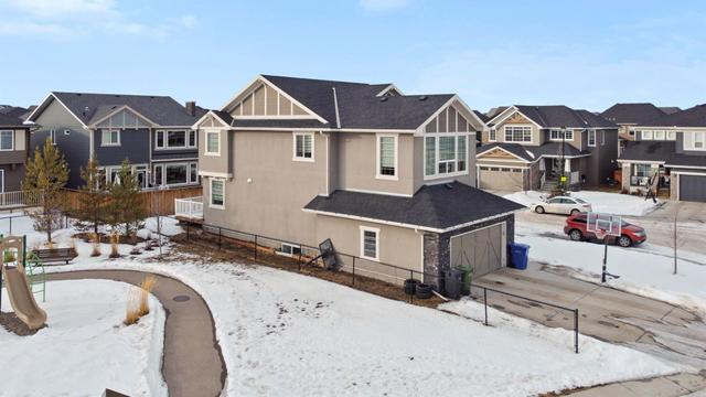 134 Kinniburgh Lane, House detached with 4 bedrooms, 3 bathrooms and 4 parking in Calgary AB | Image 46