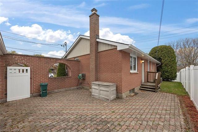 33 Baker Street, House detached with 4 bedrooms, 2 bathrooms and 5 parking in Kingston ON | Image 22