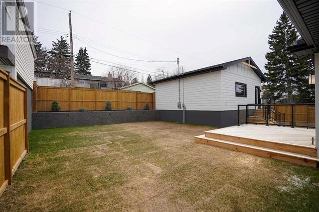 16 Calandar Road Nw, House detached with 5 bedrooms, 3 bathrooms and 2 parking in Calgary AB | Image 37