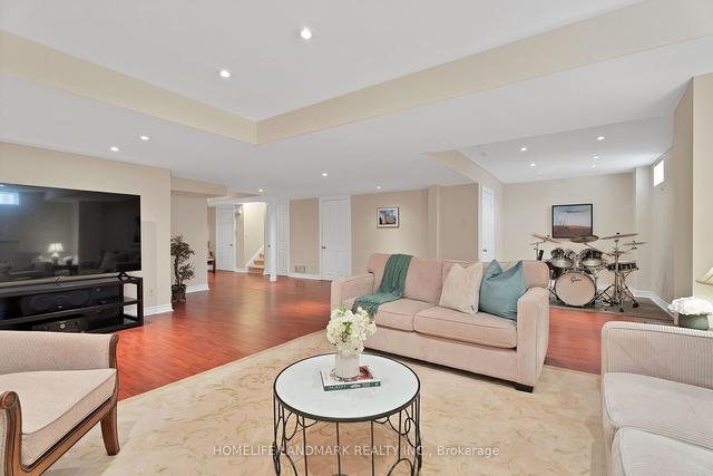 273 Ten Oaks Blvd, House detached with 4 bedrooms, 4 bathrooms and 4 parking in Vaughan ON | Image 27