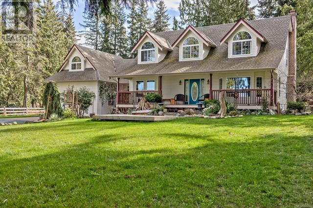 6249 Island Hwy, House detached with 3 bedrooms, 3 bathrooms and 8 parking in Comox Valley A BC | Image 3
