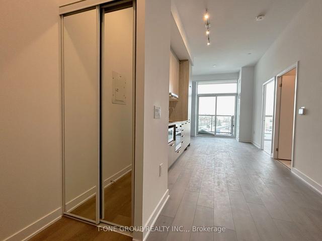 310 - 38 Honeycrisp Cres, Condo with 1 bedrooms, 1 bathrooms and 1 parking in Vaughan ON | Image 5