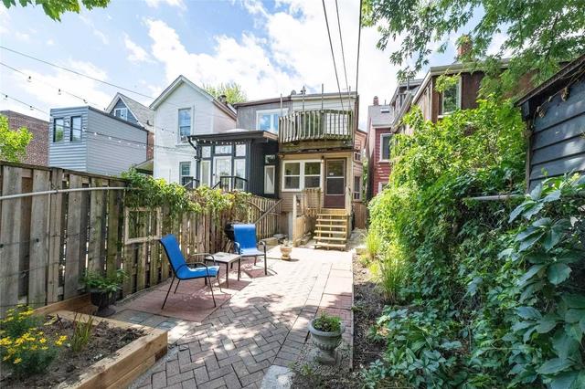 117 Leslie St, House semidetached with 2 bedrooms, 2 bathrooms and 1 parking in Toronto ON | Image 35