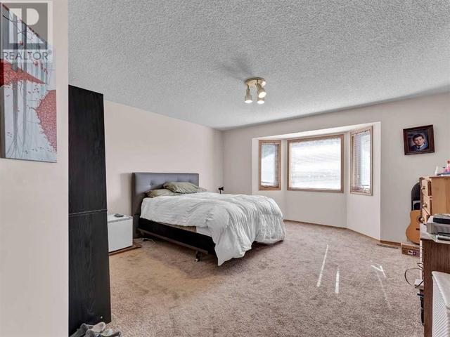 915 7 Street Se, House detached with 4 bedrooms, 3 bathrooms and 2 parking in Redcliff AB | Image 16