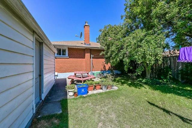 79 East 16th St, House detached with 3 bedrooms, 2 bathrooms and 3 parking in Hamilton ON | Image 33
