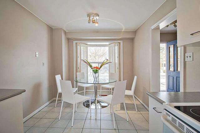 1593 Parish Lane, House detached with 3 bedrooms, 3 bathrooms and 3 parking in Oakville ON | Image 5