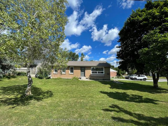 185 Eagle St, House detached with 4 bedrooms, 2 bathrooms and 6 parking in Newmarket ON | Image 21