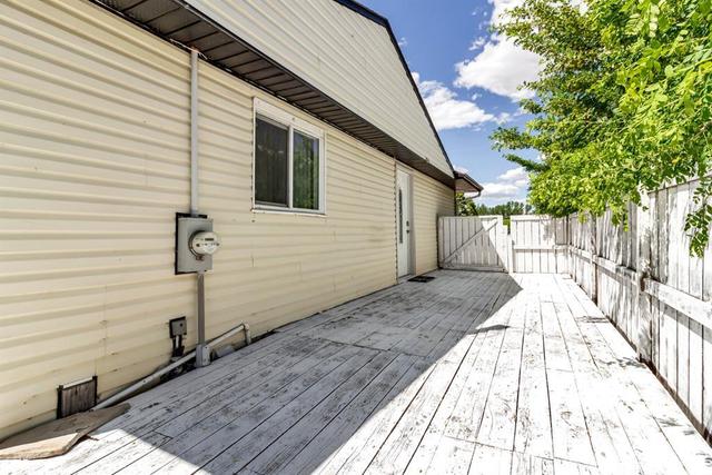 105 1 Avenue W, House detached with 3 bedrooms, 1 bathrooms and 3 parking in Cypress County AB | Image 6