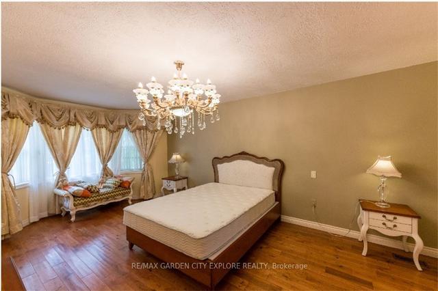6542 January Dr, House detached with 4 bedrooms, 3 bathrooms and 5 parking in Niagara Falls ON | Image 4