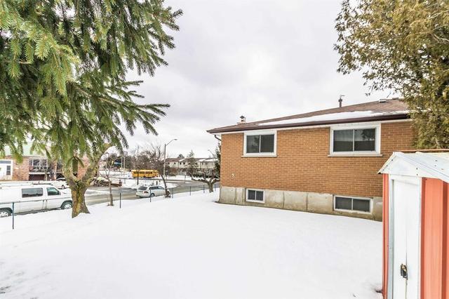 486 Meadows Blvd, House semidetached with 3 bedrooms, 2 bathrooms and 4 parking in Mississauga ON | Image 31