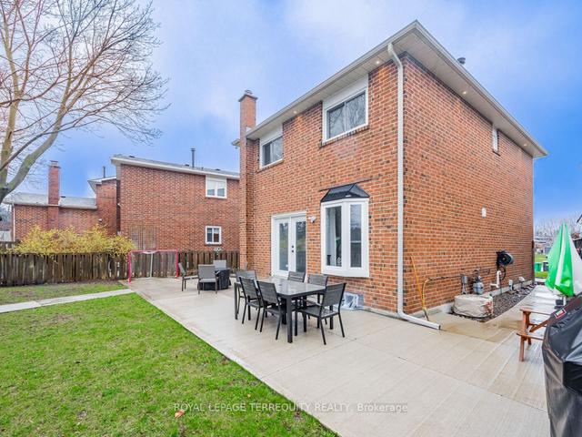 26 Huntley Crt, House detached with 3 bedrooms, 3 bathrooms and 5 parking in Brampton ON | Image 25
