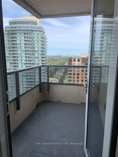 2221 - 500 Doris Ave, Condo with 2 bedrooms, 2 bathrooms and 1 parking in Toronto ON | Image 11