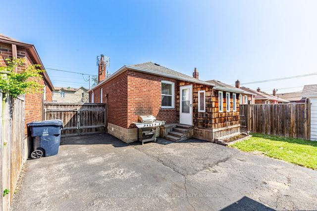 427 O'connor Dr, House detached with 2 bedrooms, 1 bathrooms and 4 parking in Toronto ON | Image 24