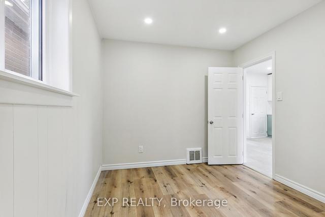 36 Twenty Fourth St, House detached with 3 bedrooms, 2 bathrooms and 2 parking in Toronto ON | Image 7