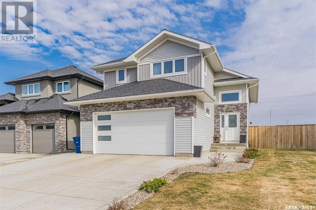 734 Kloppenburg Ct, House detached with 5 bedrooms, 3 bathrooms and null parking in Saskatoon SK | Card Image