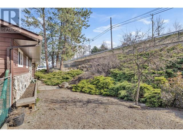 2410 Boucherie Road, House detached with 4 bedrooms, 2 bathrooms and 2 parking in West Kelowna BC | Image 5