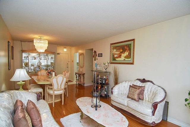 801 - 370 Dixon Rd, Condo with 2 bedrooms, 1 bathrooms and 1 parking in Toronto ON | Image 5